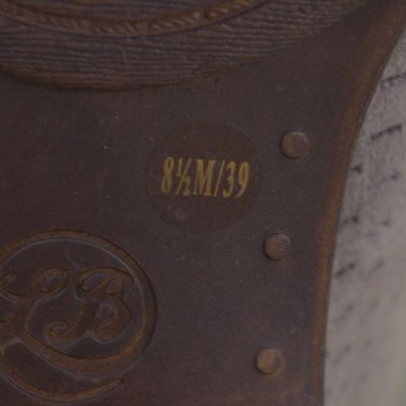 Lucky Brand Baley Ankle Boot Size 8.5 Gray Suede Perforated Fashion Booties - Picture 9 of 9